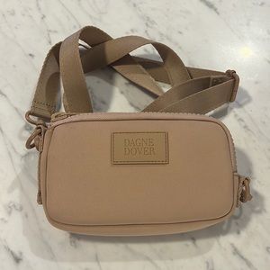 Dagne Dover Mara phone sling in Bandage